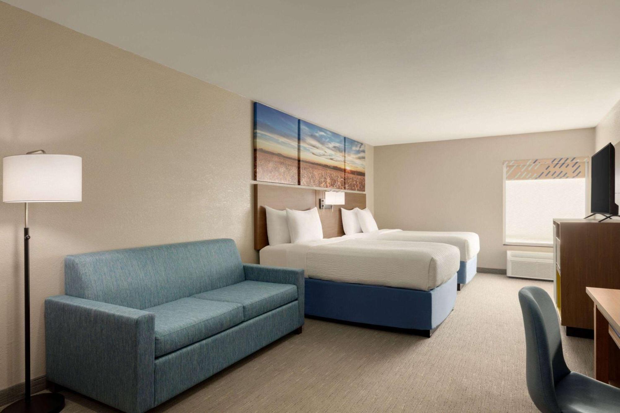 Days Inn By Wyndham Hillsboro Exterior photo